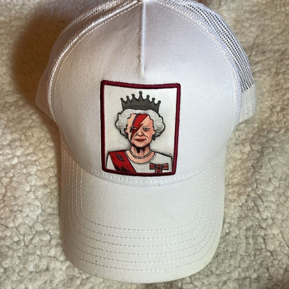 Yeomans Cask & lion hat - Picture 2 of 7